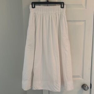 A&F 🤍 White Cotton Full Volume Tea Length Skirt with Elastic Waist- XS
